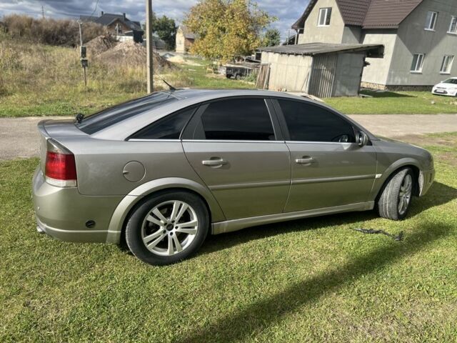 Желтый Опель Вектра, объемом двигателя 3.2 л и пробегом 377 тыс. км за 4300 $, фото 10 на Automoto.ua