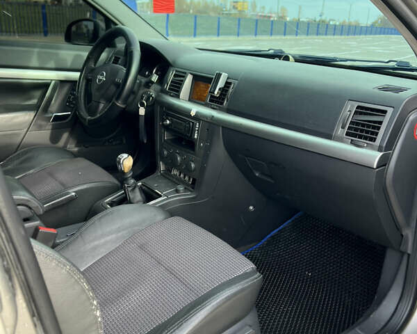 Жовтий Опель Вектра, об'ємом двигуна 3.2 л та пробігом 350 тис. км за 3750 $, фото 18 на Automoto.ua