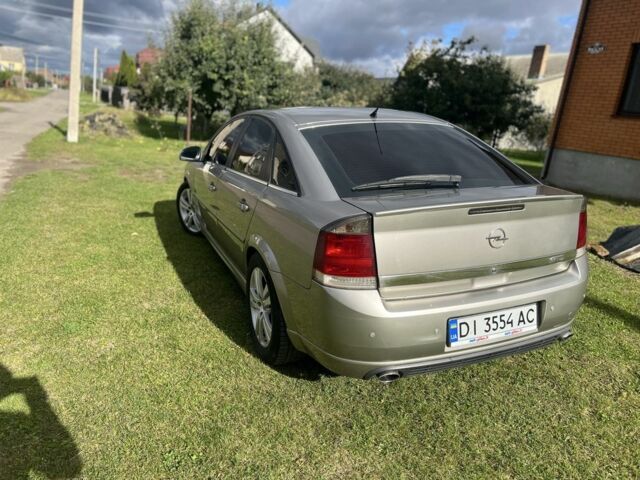 Желтый Опель Вектра, объемом двигателя 3.2 л и пробегом 377 тыс. км за 4300 $, фото 8 на Automoto.ua