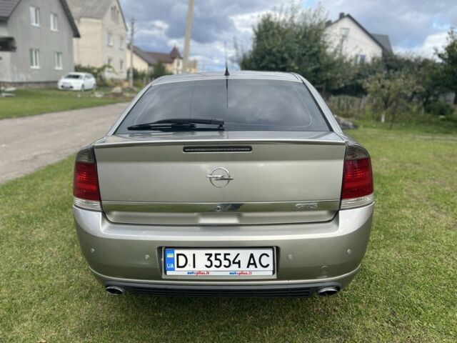 Желтый Опель Вектра, объемом двигателя 3.2 л и пробегом 377 тыс. км за 4300 $, фото 6 на Automoto.ua