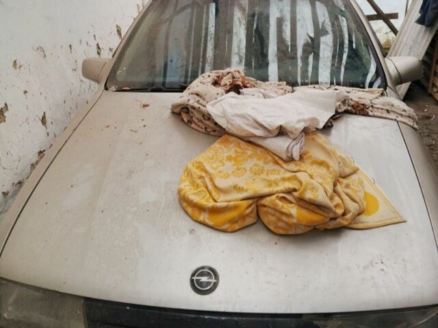 Сірий Опель Вектра, об'ємом двигуна 1.8 л та пробігом 350 тис. км за 1000 $, фото 5 на Automoto.ua