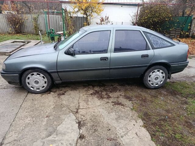 Сірий Опель Вектра, об'ємом двигуна 2 л та пробігом 300 тис. км за 905 $, фото 2 на Automoto.ua