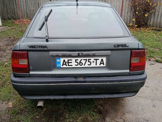 Сірий Опель Вектра, об'ємом двигуна 2 л та пробігом 300 тис. км за 905 $, фото 1 на Automoto.ua