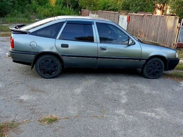 Сірий Опель Вектра, об'ємом двигуна 1.6 л та пробігом 250 тис. км за 1500 $, фото 7 на Automoto.ua