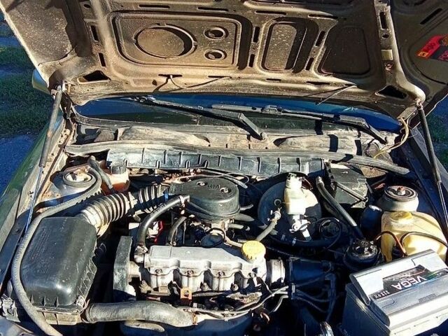 Сірий Опель Вектра, об'ємом двигуна 1.6 л та пробігом 250 тис. км за 1500 $, фото 4 на Automoto.ua