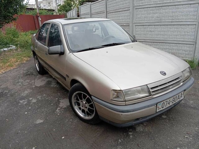 Сірий Опель Вектра, об'ємом двигуна 2 л та пробігом 147 тис. км за 1700 $, фото 2 на Automoto.ua