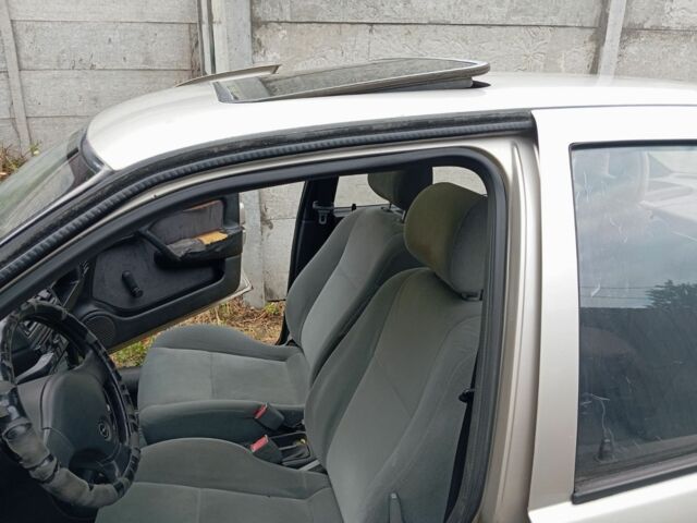 Сірий Опель Вектра, об'ємом двигуна 2 л та пробігом 147 тис. км за 1700 $, фото 7 на Automoto.ua