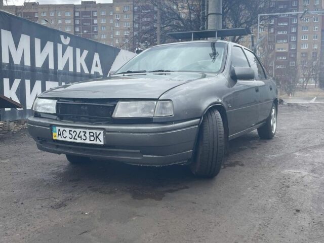 Серый Опель Вектра, объемом двигателя 2 л и пробегом 362 тыс. км за 1381 $, фото 2 на Automoto.ua