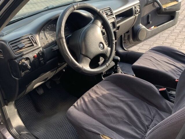 Сірий Опель Вектра, об'ємом двигуна 1.8 л та пробігом 378 тис. км за 1600 $, фото 6 на Automoto.ua