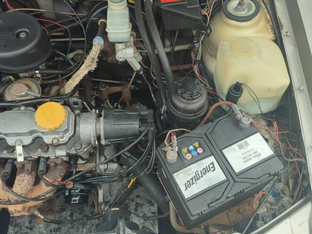 Сірий Опель Вектра, об'ємом двигуна 1.6 л та пробігом 200 тис. км за 1650 $, фото 12 на Automoto.ua