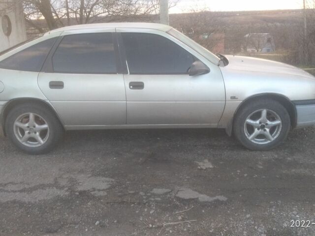 Серый Опель Вектра, объемом двигателя 2 л и пробегом 2 тыс. км за 1250 $, фото 3 на Automoto.ua