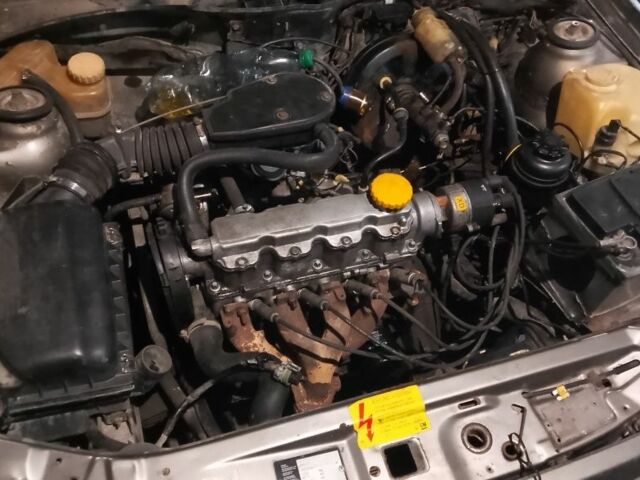 Сірий Опель Вектра, об'ємом двигуна 1.6 л та пробігом 1 тис. км за 301 $, фото 3 на Automoto.ua