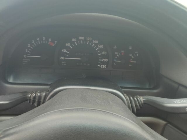 Сірий Опель Вектра, об'ємом двигуна 1.6 л та пробігом 200 тис. км за 1650 $, фото 9 на Automoto.ua