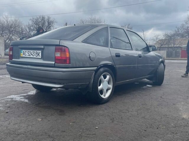 Серый Опель Вектра, объемом двигателя 2 л и пробегом 362 тыс. км за 1381 $, фото 4 на Automoto.ua