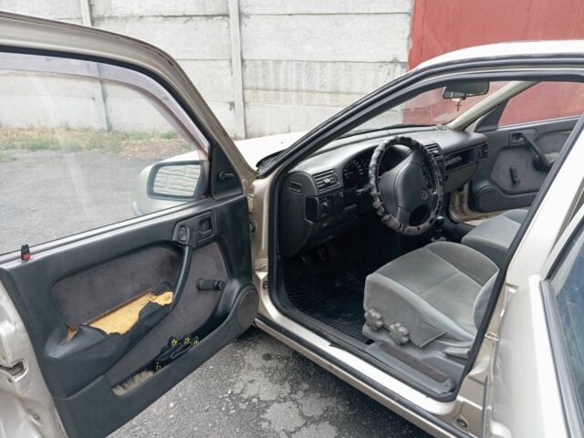 Сірий Опель Вектра, об'ємом двигуна 2 л та пробігом 147 тис. км за 1700 $, фото 8 на Automoto.ua
