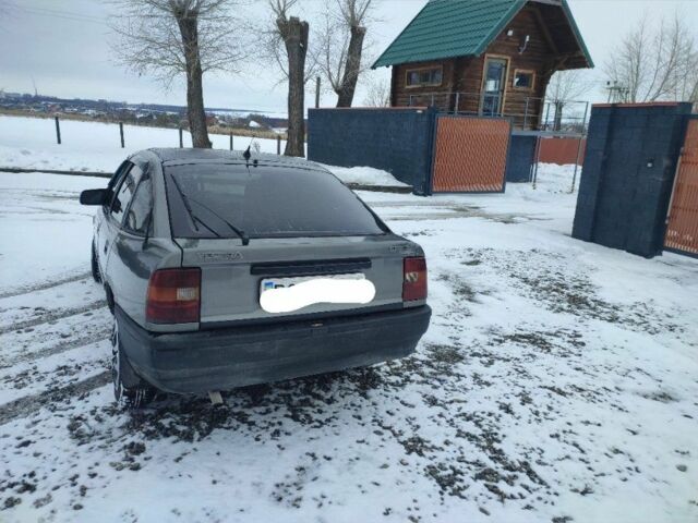 Серый Опель Вектра, объемом двигателя 0 л и пробегом 111 тыс. км за 1450 $, фото 1 на Automoto.ua