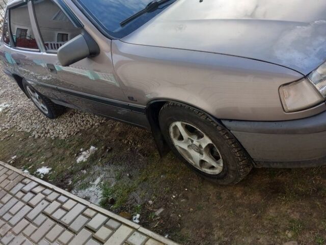 Серый Опель Вектра, объемом двигателя 1.6 л и пробегом 300 тыс. км за 1170 $, фото 5 на Automoto.ua