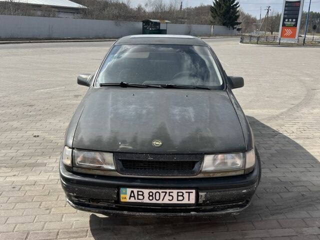 Серый Опель Вектра, объемом двигателя 1.7 л и пробегом 380 тыс. км за 1200 $, фото 1 на Automoto.ua