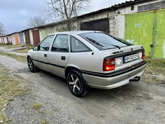 Серый Опель Вектра, объемом двигателя 1.7 л и пробегом 200 тыс. км за 1299 $, фото 3 на Automoto.ua