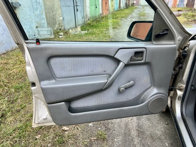 Серый Опель Вектра, объемом двигателя 1.7 л и пробегом 200 тыс. км за 1299 $, фото 17 на Automoto.ua