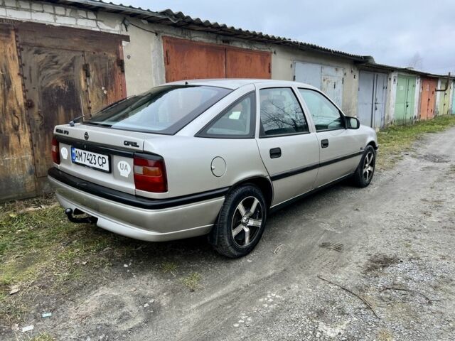 Серый Опель Вектра, объемом двигателя 1.7 л и пробегом 200 тыс. км за 1299 $, фото 14 на Automoto.ua