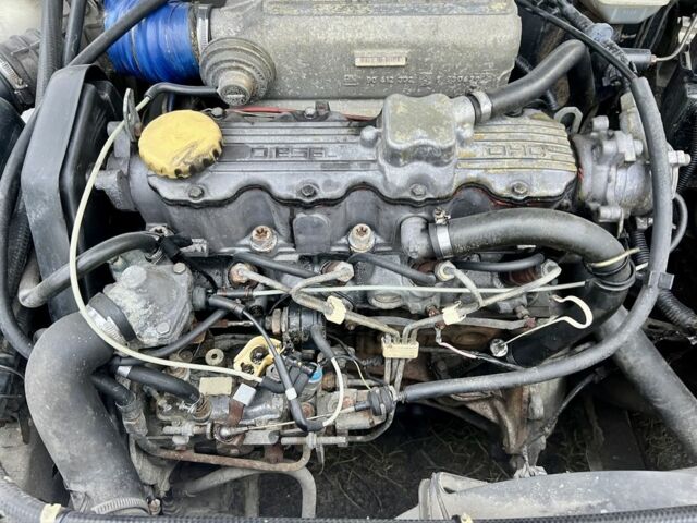 Серый Опель Вектра, объемом двигателя 1.7 л и пробегом 200 тыс. км за 1299 $, фото 19 на Automoto.ua