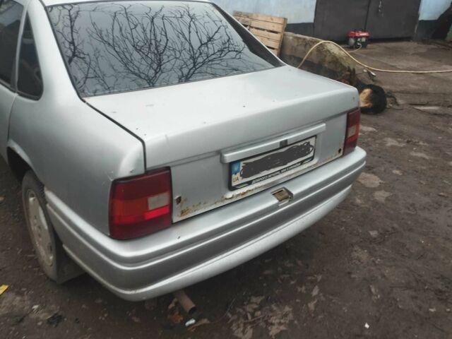 Сірий Опель Вектра, об'ємом двигуна 2 л та пробігом 304 тис. км за 1187 $, фото 2 на Automoto.ua