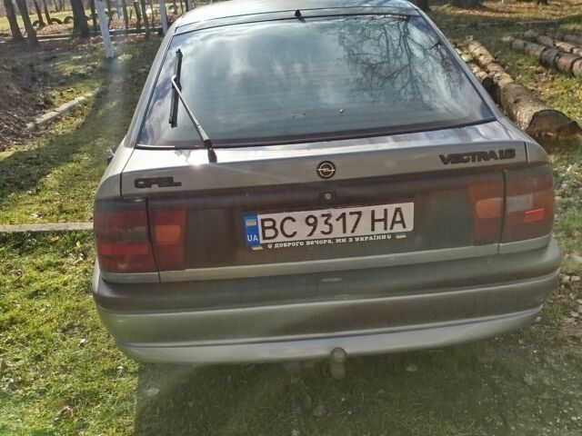 Сірий Опель Вектра, об'ємом двигуна 1.8 л та пробігом 251 тис. км за 1250 $, фото 4 на Automoto.ua