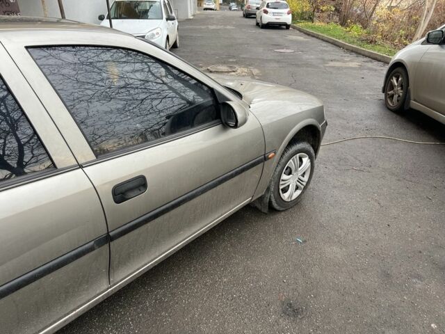 Серый Опель Вектра, объемом двигателя 1.6 л и пробегом 320 тыс. км за 1450 $, фото 7 на Automoto.ua