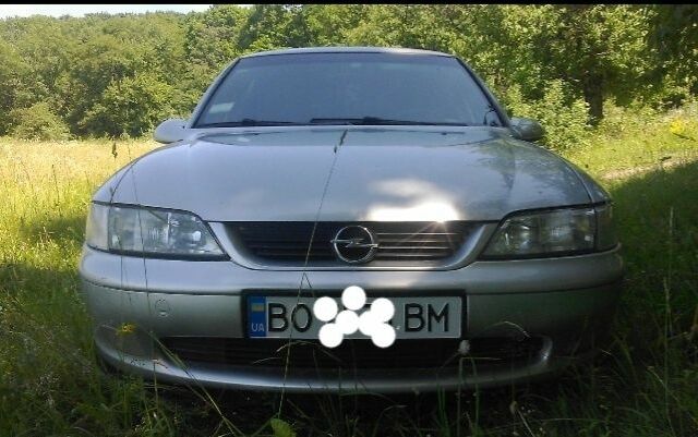 Сірий Опель Вектра, об'ємом двигуна 1 л та пробігом 301 тис. км за 2300 $, фото 3 на Automoto.ua