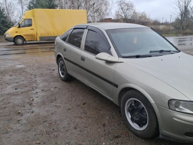 Серый Опель Вектра, объемом двигателя 1 л и пробегом 2 тыс. км за 2200 $, фото 2 на Automoto.ua