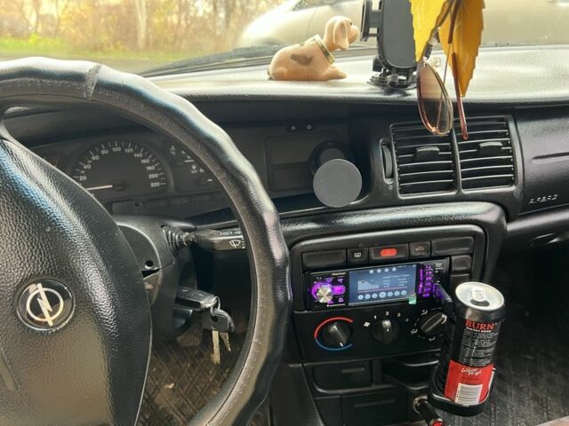 Серый Опель Вектра, объемом двигателя 1.6 л и пробегом 320 тыс. км за 1450 $, фото 1 на Automoto.ua