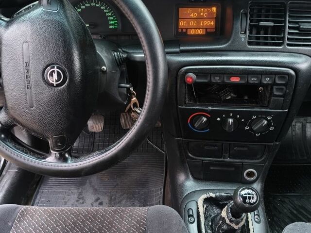 Сірий Опель Вектра, об'ємом двигуна 1.6 л та пробігом 5 тис. км за 1538 $, фото 7 на Automoto.ua