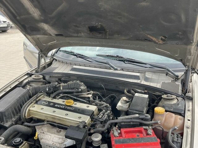 Серый Опель Вектра, объемом двигателя 1.8 л и пробегом 316 тыс. км за 2200 $, фото 4 на Automoto.ua