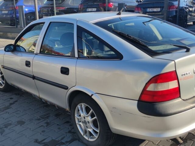 Опель Вектра 1998 у Чернівцях на Automoto.ua Сірий Опель Вектра, об'ємом двигуна 1.6 л та пробігом 257 тис. км за 1781 $, фото 3 на Automoto.ua