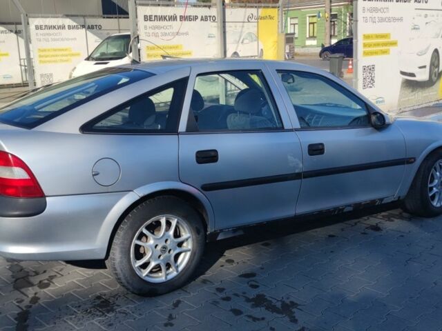 Опель Вектра 1998 у Чернівцях на Automoto.ua Сірий Опель Вектра, об'ємом двигуна 1.6 л та пробігом 257 тис. км за 1781 $, фото 1 на Automoto.ua