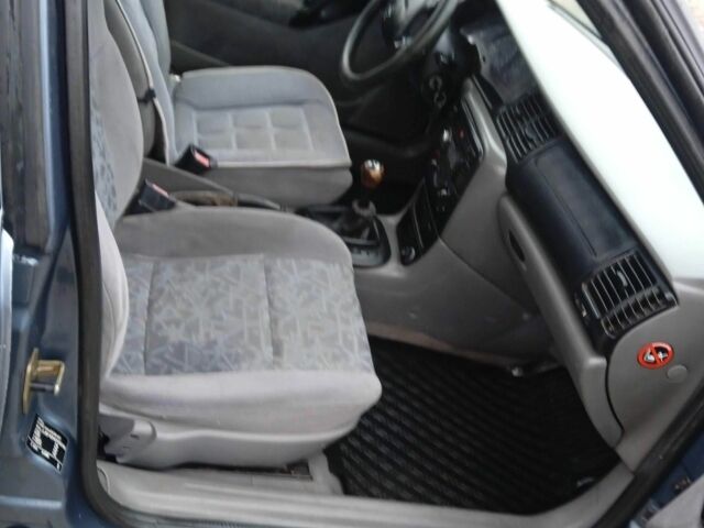 Серый Опель Вектра, объемом двигателя 1.6 л и пробегом 350 тыс. км за 1600 $, фото 6 на Automoto.ua