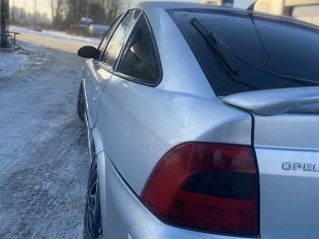 Серый Опель Вектра, объемом двигателя 2 л и пробегом 280 тыс. км за 1750 $, фото 3 на Automoto.ua