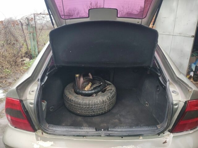 Серый Опель Вектра, объемом двигателя 1.8 л и пробегом 300 тыс. км за 1900 $, фото 7 на Automoto.ua