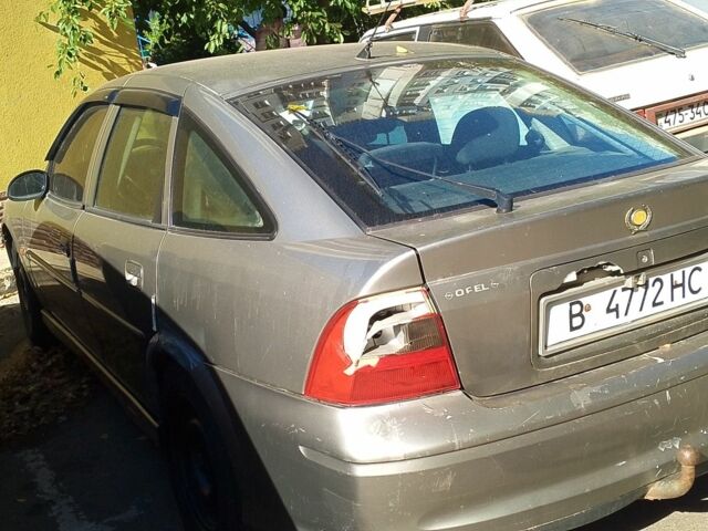 Серый Опель Вектра, объемом двигателя 2 л и пробегом 300 тыс. км за 360 $, фото 2 на Automoto.ua