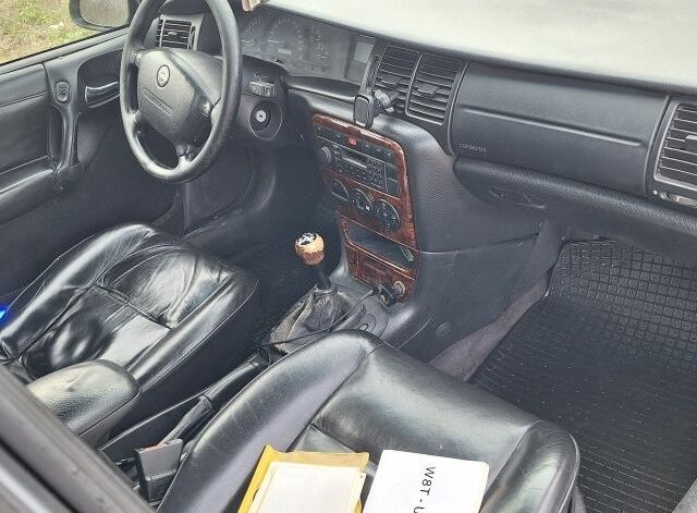 Серый Опель Вектра, объемом двигателя 2 л и пробегом 280 тыс. км за 1850 $, фото 4 на Automoto.ua