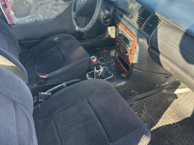 Сірий Опель Вектра, об'ємом двигуна 2 л та пробігом 258 тис. км за 700 $, фото 5 на Automoto.ua