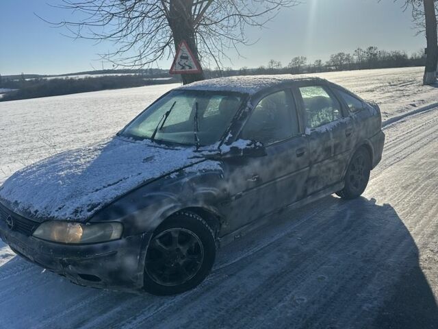 Сірий Опель Вектра, об'ємом двигуна 2 л та пробігом 258 тис. км за 700 $, фото 7 на Automoto.ua