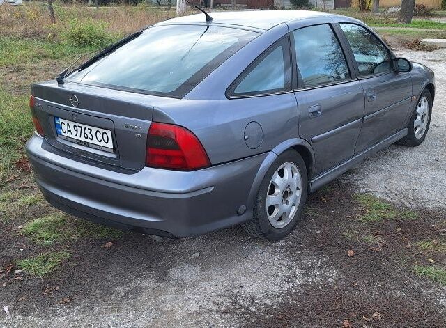 Серый Опель Вектра, объемом двигателя 2 л и пробегом 280 тыс. км за 1850 $, фото 3 на Automoto.ua