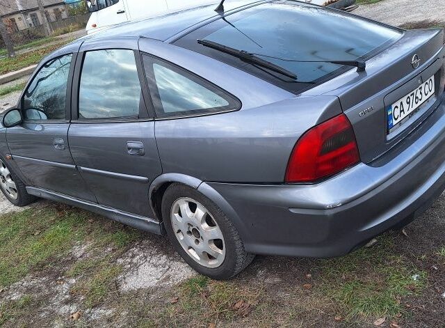 Серый Опель Вектра, объемом двигателя 2 л и пробегом 280 тыс. км за 1850 $, фото 2 на Automoto.ua