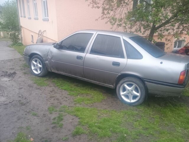 Серый Опель Вектра, объемом двигателя 1 л и пробегом 277 тыс. км за 650 $, фото 4 на Automoto.ua