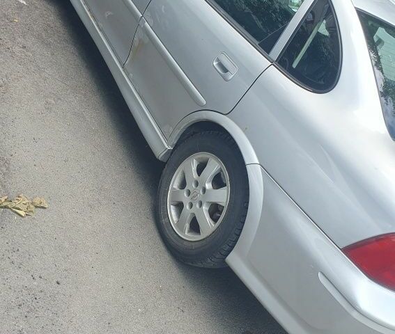 Сірий Опель Вектра, об'ємом двигуна 2 л та пробігом 300 тис. км за 700 $, фото 3 на Automoto.ua