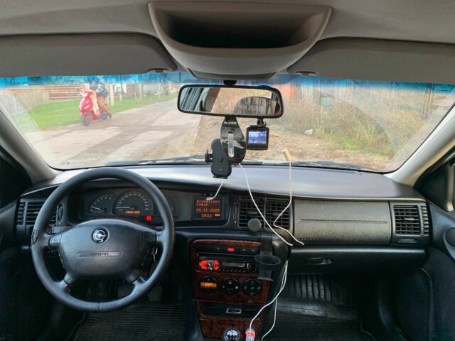 Серый Опель Вектра, объемом двигателя 2 л и пробегом 279 тыс. км за 1900 $, фото 9 на Automoto.ua