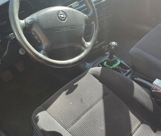 Сірий Опель Вектра, об'ємом двигуна 2 л та пробігом 300 тис. км за 700 $, фото 6 на Automoto.ua