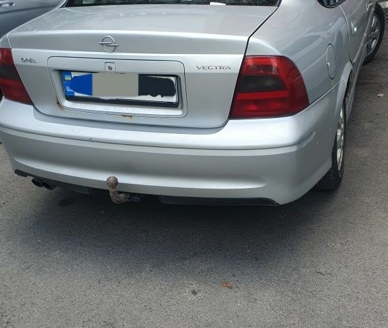 Сірий Опель Вектра, об'ємом двигуна 2 л та пробігом 300 тис. км за 700 $, фото 4 на Automoto.ua
